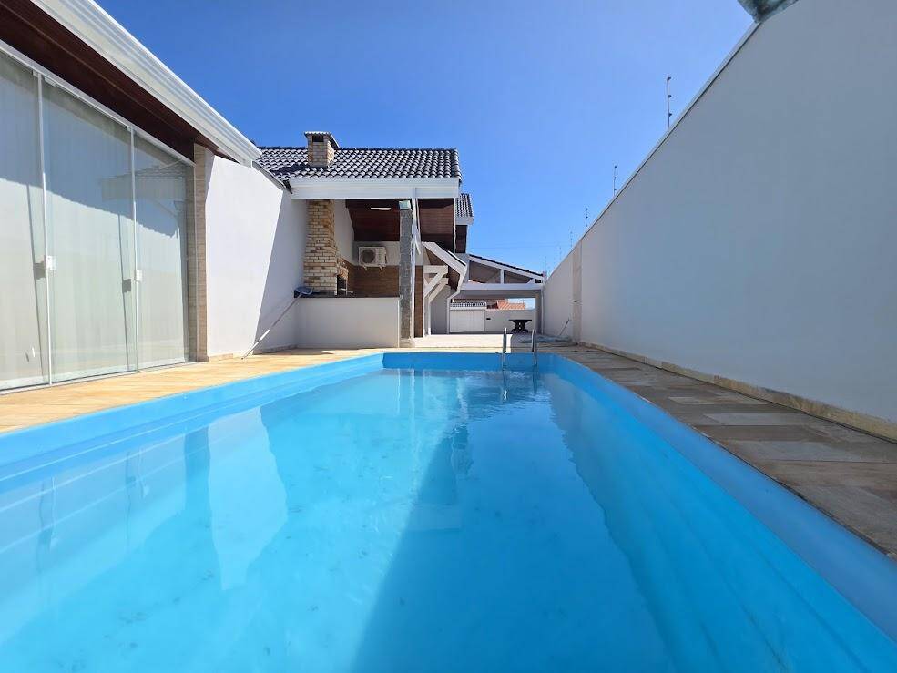 Casa, 3 quartos, 193 m² - Foto 1