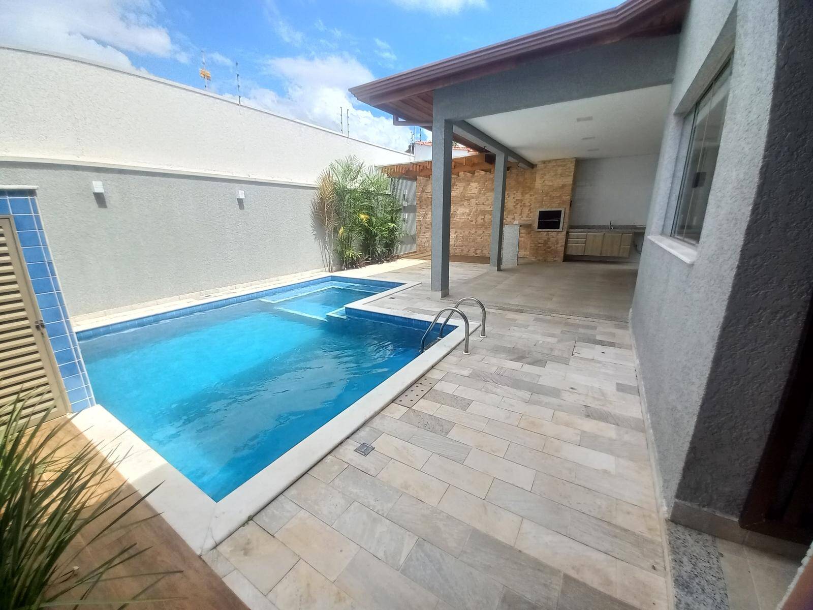Casa, 4 quartos, 215 m² - Foto 3