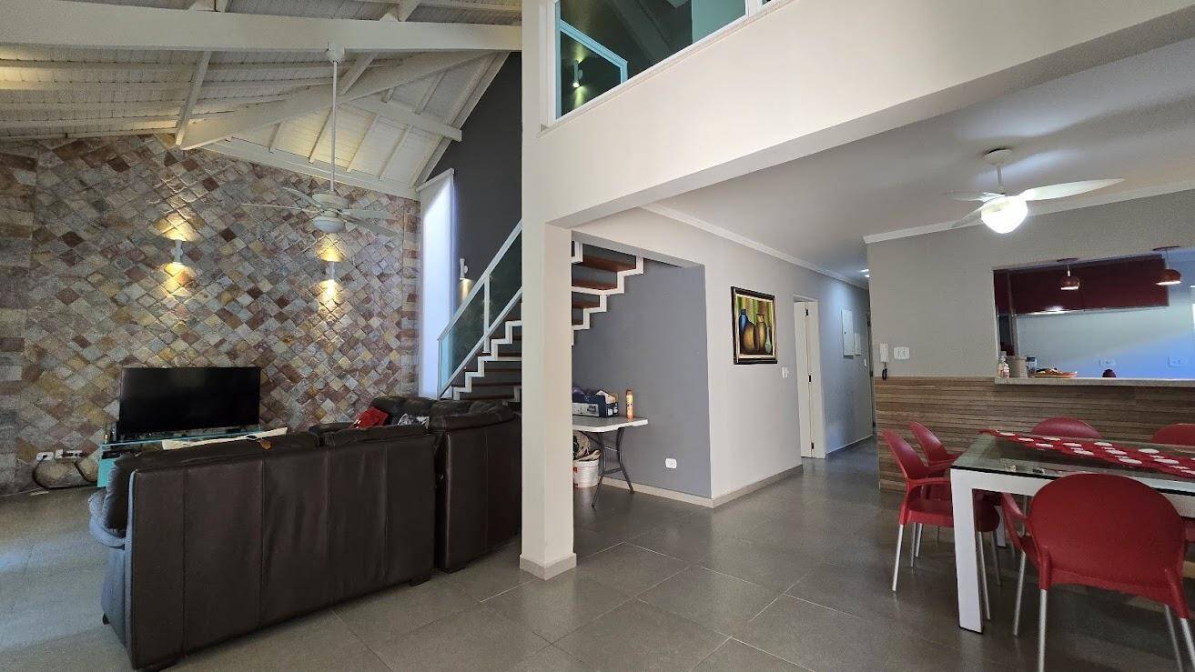 Casa, 6 quartos, 253 m² - Foto 2