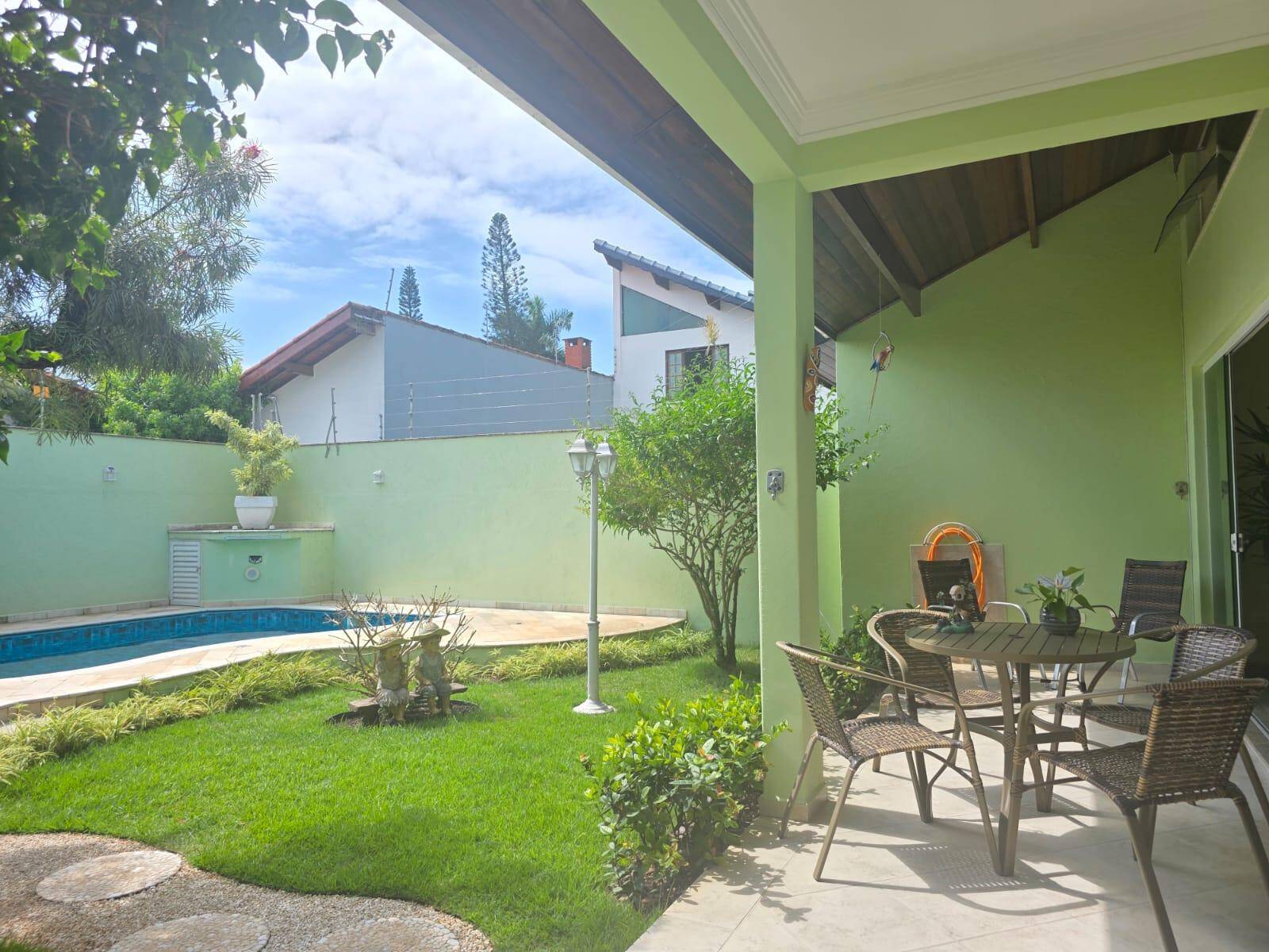 Casa, 3 quartos, 252 m² - Foto 25