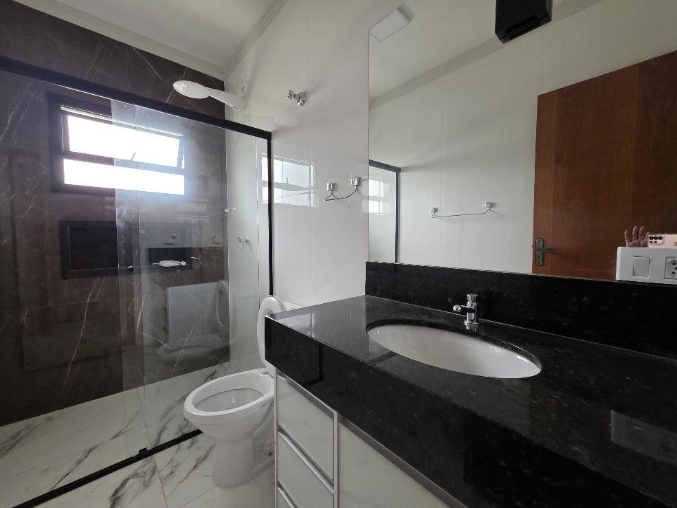 Casa, 4 quartos, 240 m² - Foto 20