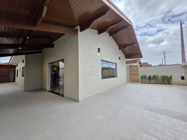 Casa para Venda em Peruíbe - 1