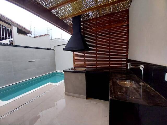 Casa para Venda em Peruíbe - 2